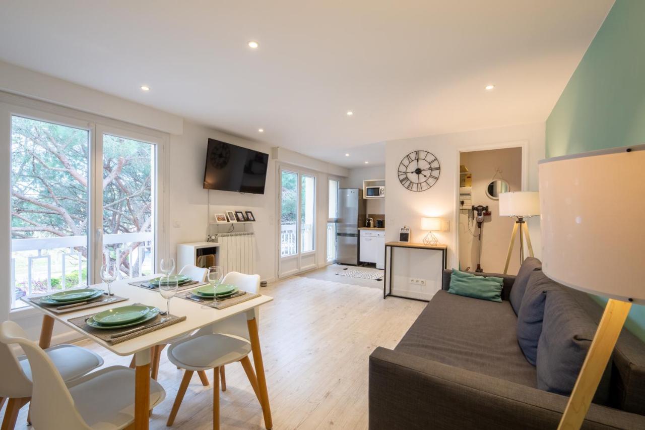 Meuble 2 Etoiles, Wifi, A 2 Pas Des Plages Frejus Bagian luar foto