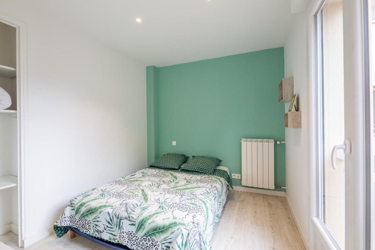 Meuble 2 Etoiles, Wifi, A 2 Pas Des Plages Frejus Bagian luar foto