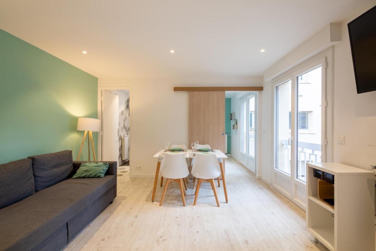 Meuble 2 Etoiles, Wifi, A 2 Pas Des Plages Frejus Bagian luar foto