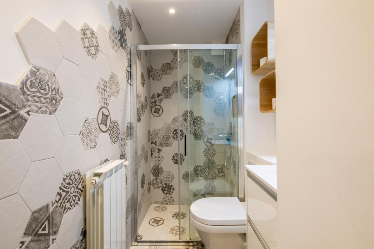 Meuble 2 Etoiles, Wifi, A 2 Pas Des Plages Frejus Bagian luar foto